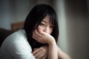 抜け毛に悩む女性は多い！その対策方法はシャンプーを換えること!?