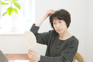 髪が薄くなる理由