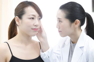 クリスチャンココって何？くびれるって本当？口コミや評判は良い？どんな効果がある？気になる情報をランプの魔人が答えます