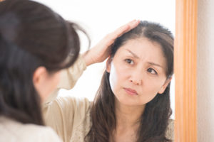 女性の育毛剤探しは